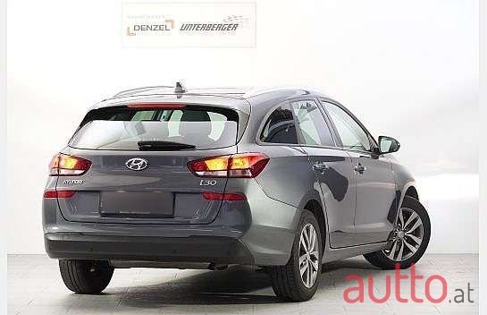 2019' Hyundai i30 photo #2