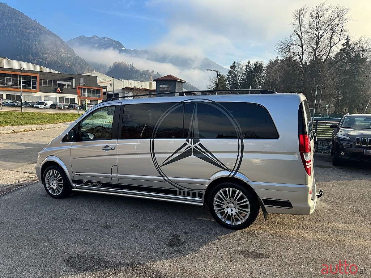 2014' Mercedes-Benz Viano photo #2