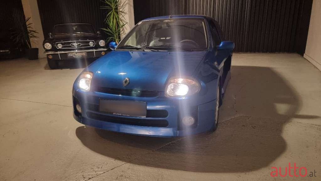 2002' Renault Clio photo #5