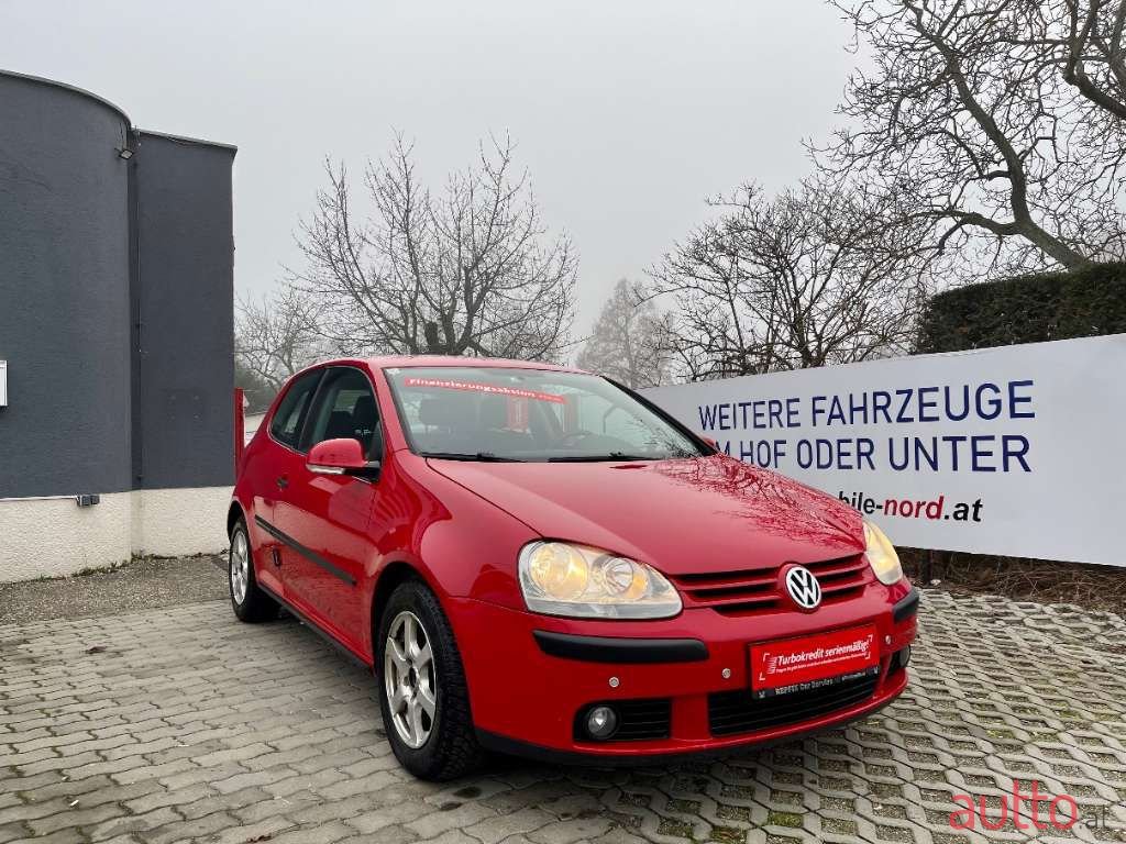 2005' Volkswagen Golf photo #1