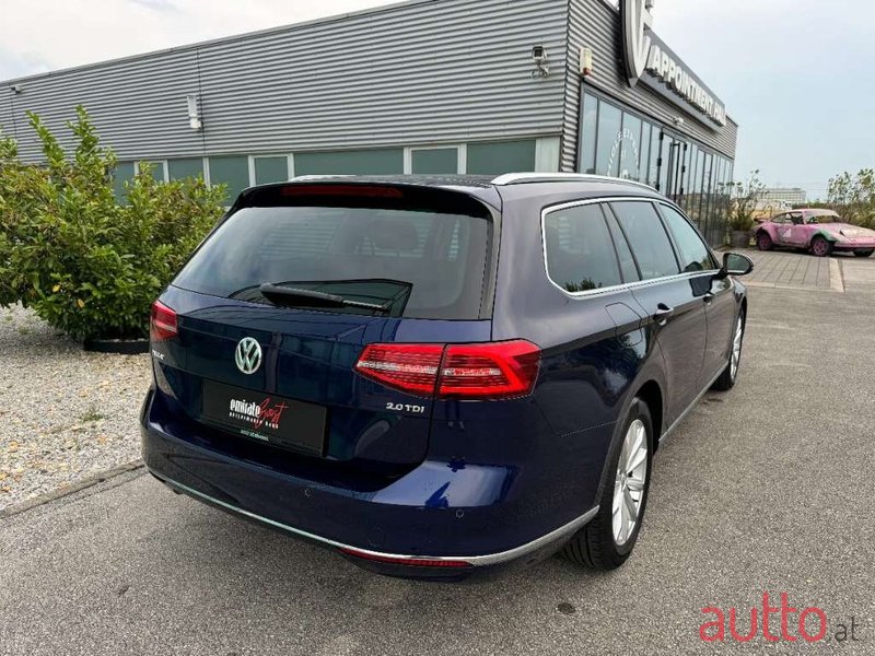 2017' Volkswagen Passat photo #5