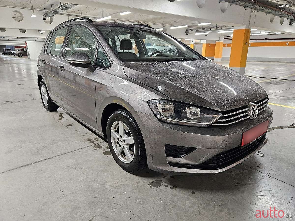 2014' Volkswagen Golf photo #2