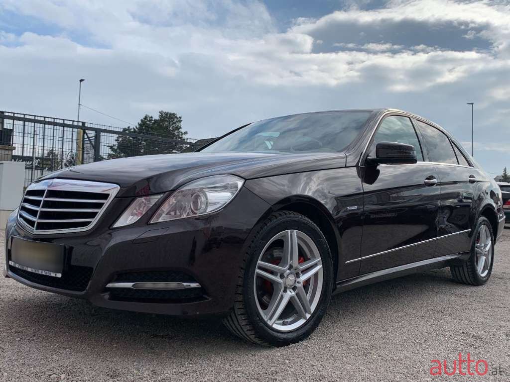 2011' Mercedes-Benz E-Klasse photo #1