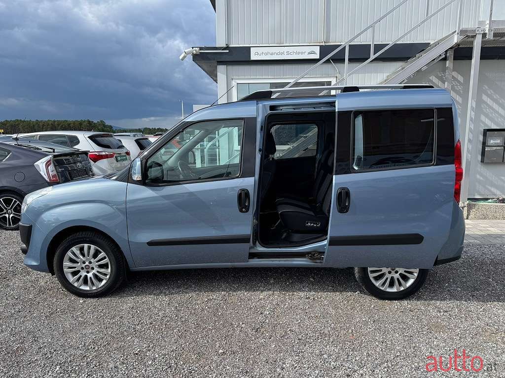 2011' Fiat Doblo photo #3