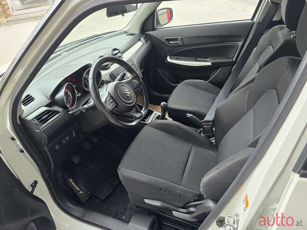 2020' Suzuki Swift photo #6