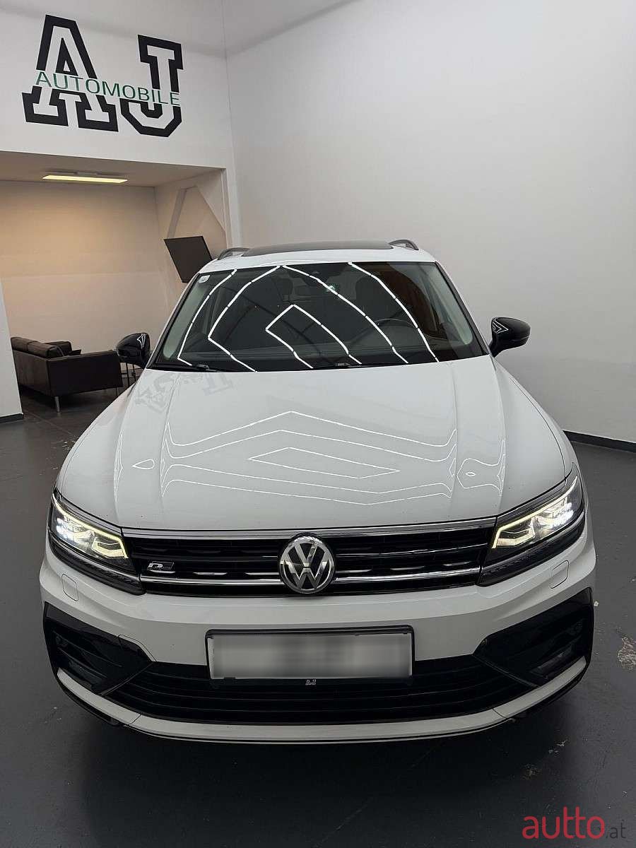 2018' Volkswagen Tiguan photo #5