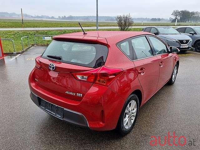 2014' Toyota Auris photo #3