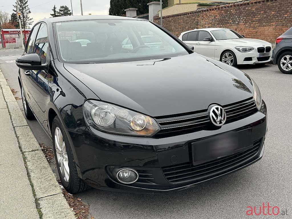 2010' Volkswagen Golf photo #4