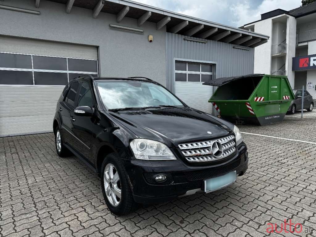 2008' Mercedes-Benz M-Klasse photo #1