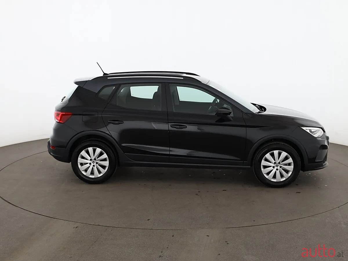 2022' SEAT Arona photo #3