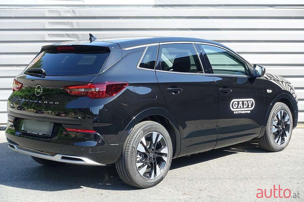 2022' Opel Grandland X photo #4