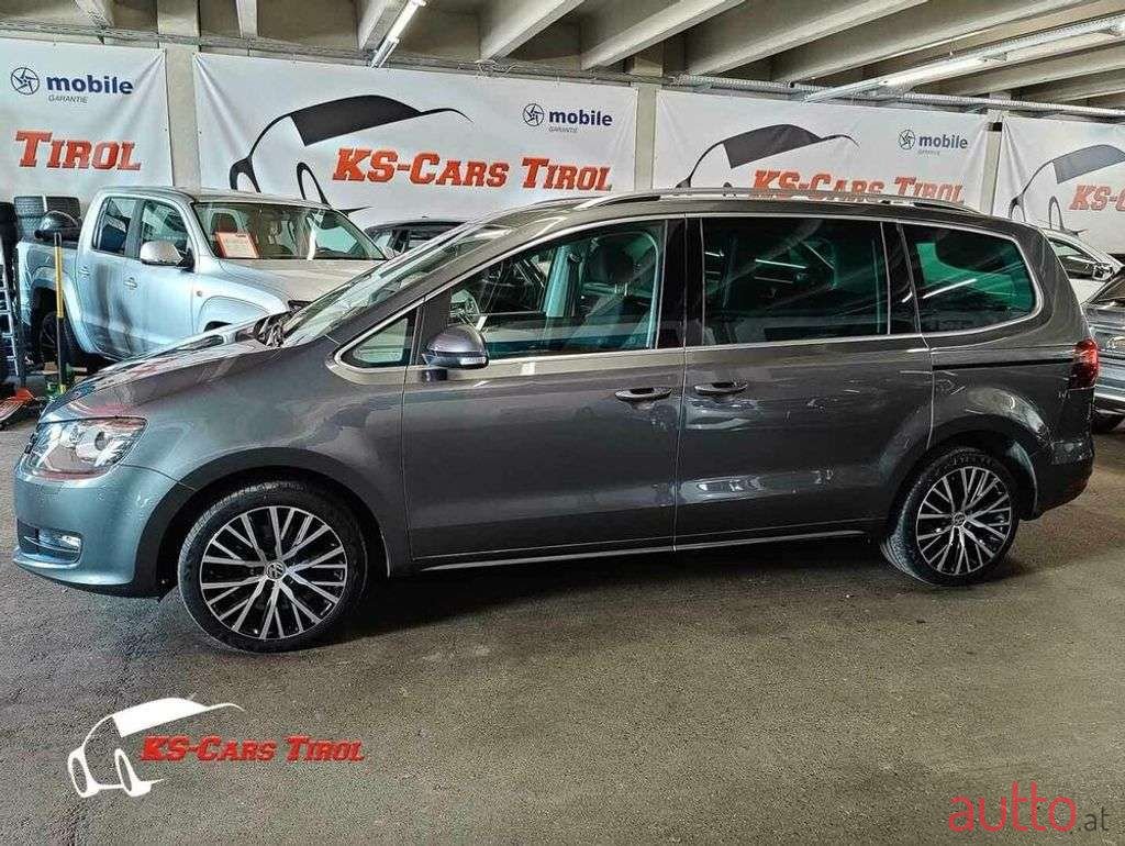 2017' Volkswagen Sharan photo #6
