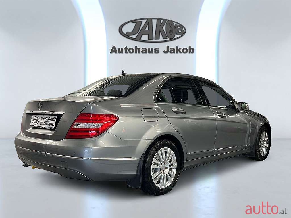 2012' Mercedes-Benz C-Klasse photo #2