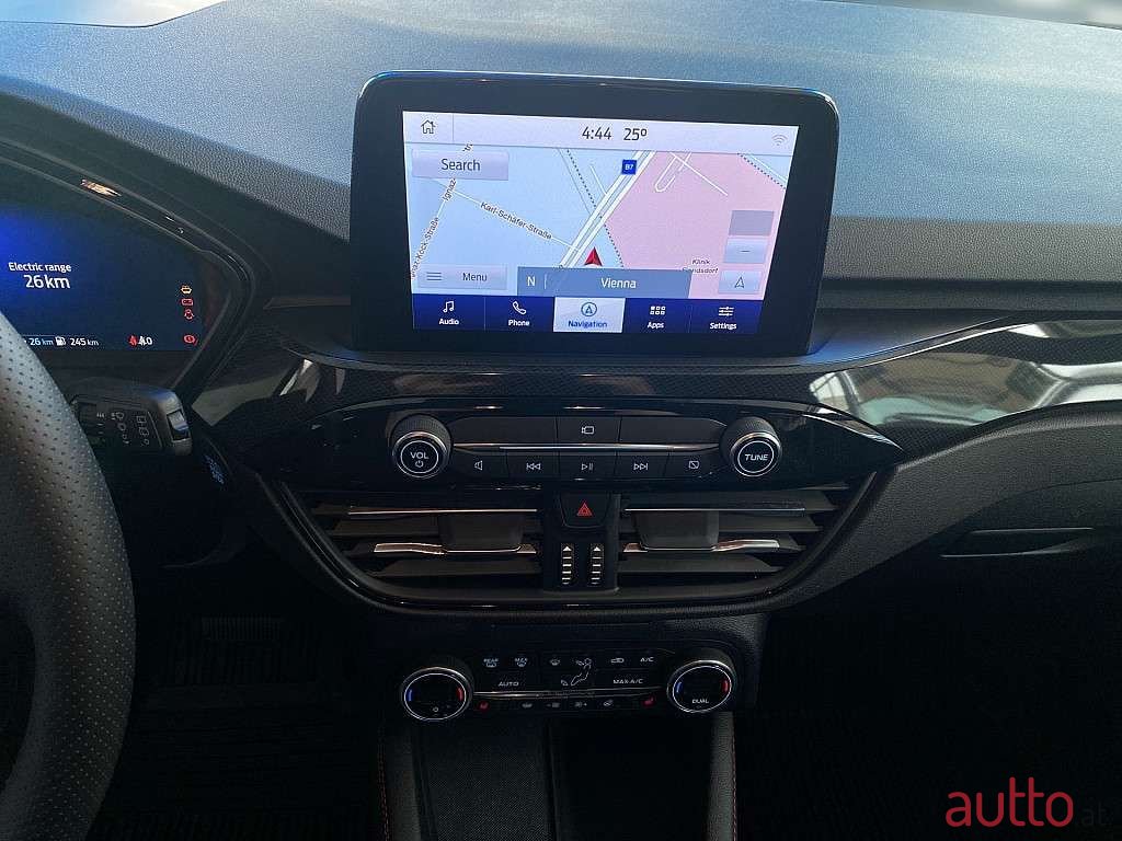 2022' Ford Kuga photo #6