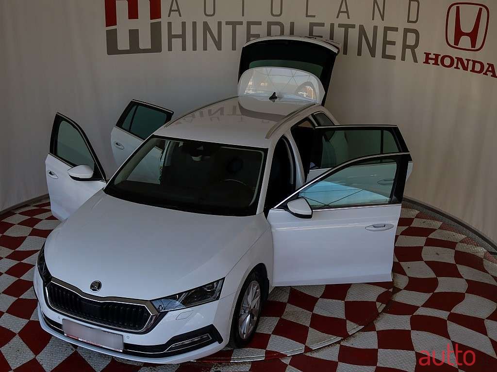 2022' Skoda Octavia photo #3