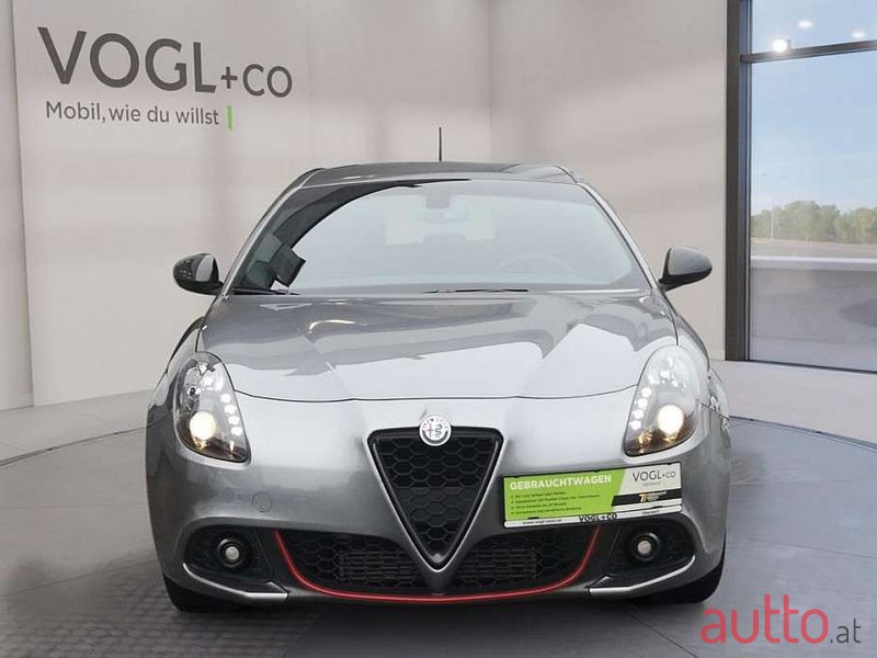 2019' Alfa Romeo Giulietta photo #6