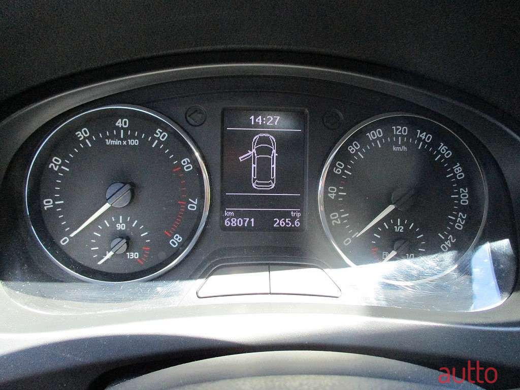 2014' Skoda Rapid photo #5