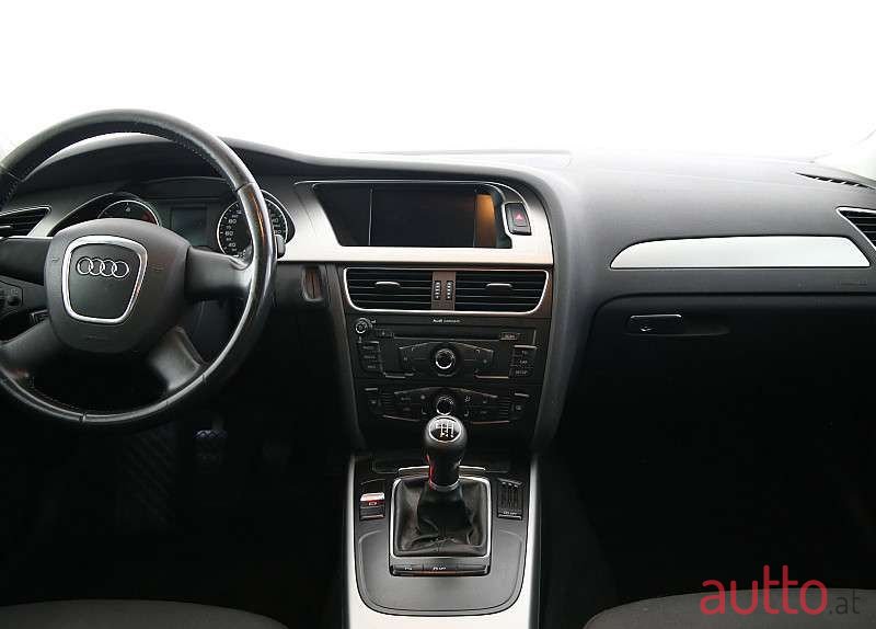 2011' Audi A4 photo #6