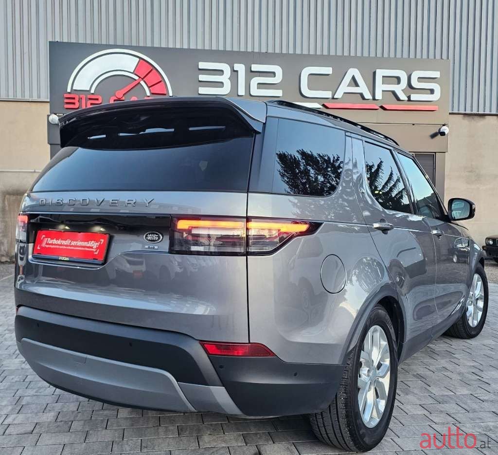 2019' Land Rover Discovery photo #4