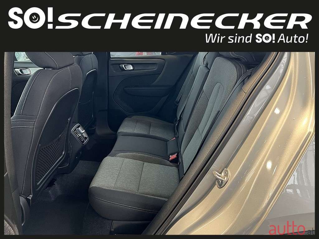 2024' Volvo XC40 photo #6