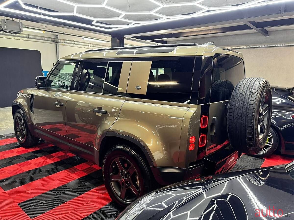 2020' Land Rover Defender photo #4