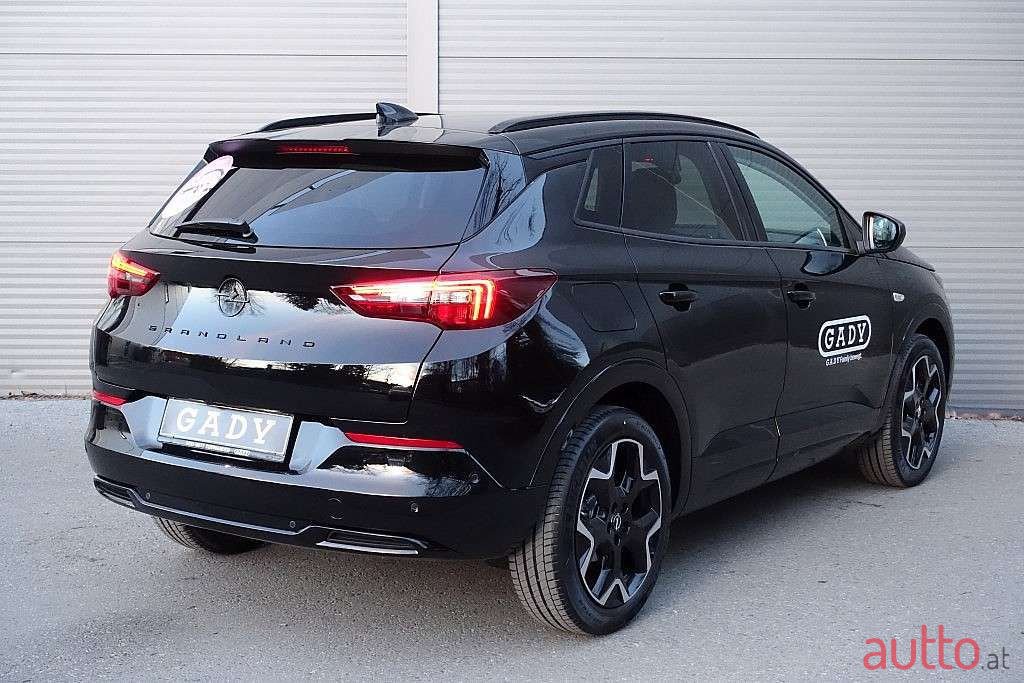 2022' Opel Grandland X photo #4