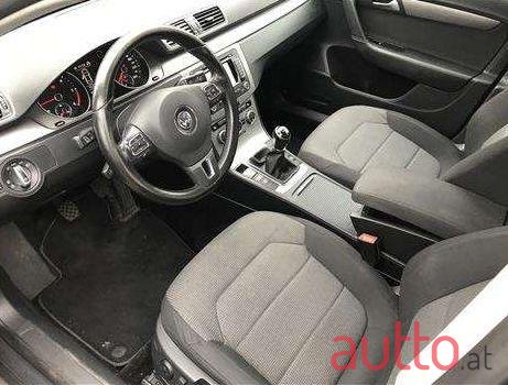 2012' Volkswagen Passat photo #2