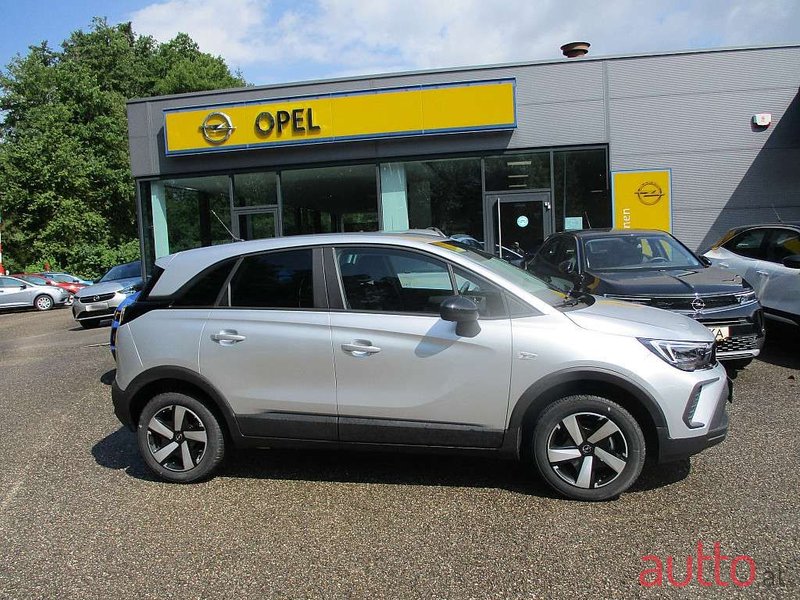 2022' Opel Crossland photo #2