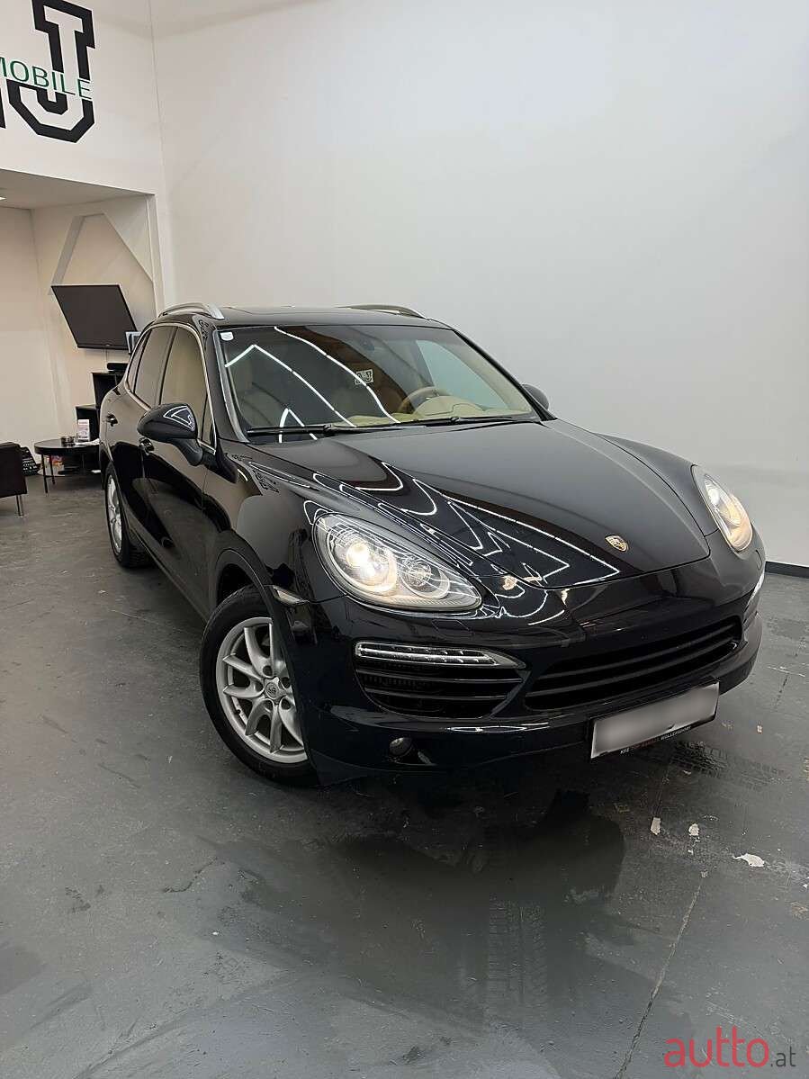 2013' Porsche Cayenne photo #2