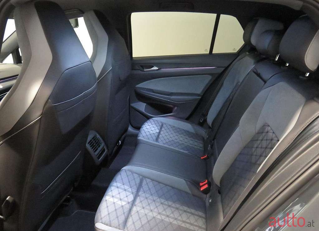 2023' Volkswagen Golf photo #6