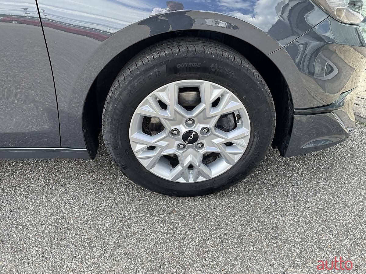 2022' Kia Ceed photo #6