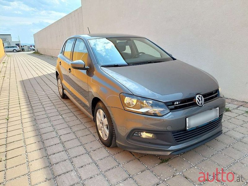2013' Volkswagen Polo photo #1