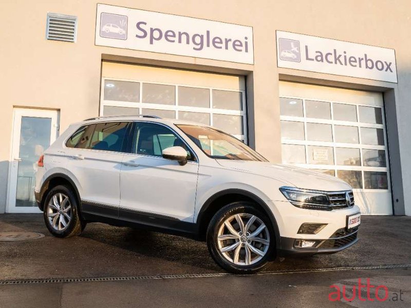 2020' Volkswagen Tiguan photo #4