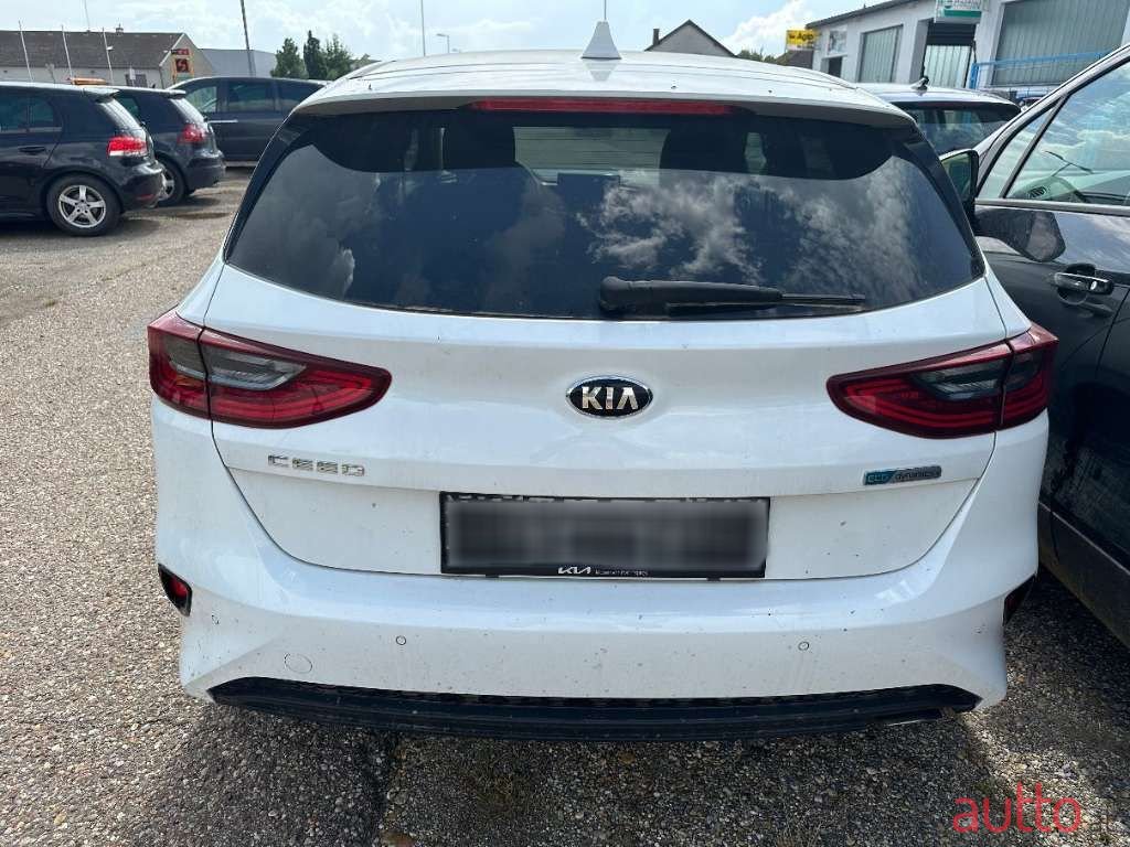 2022' Kia Ceed photo #5