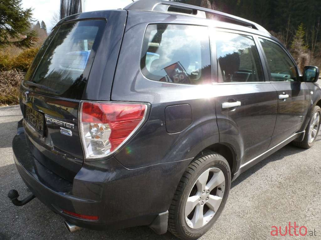 2010' Subaru Forester photo #3