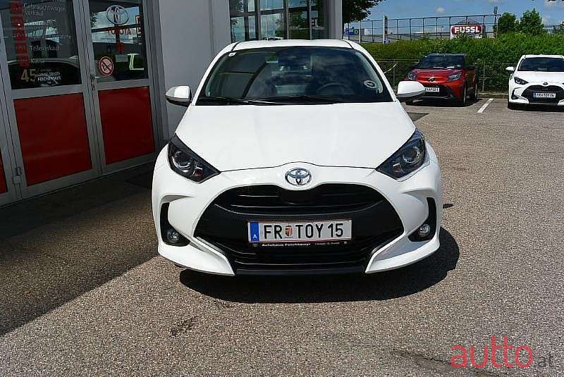 2021' Toyota Yaris photo #2