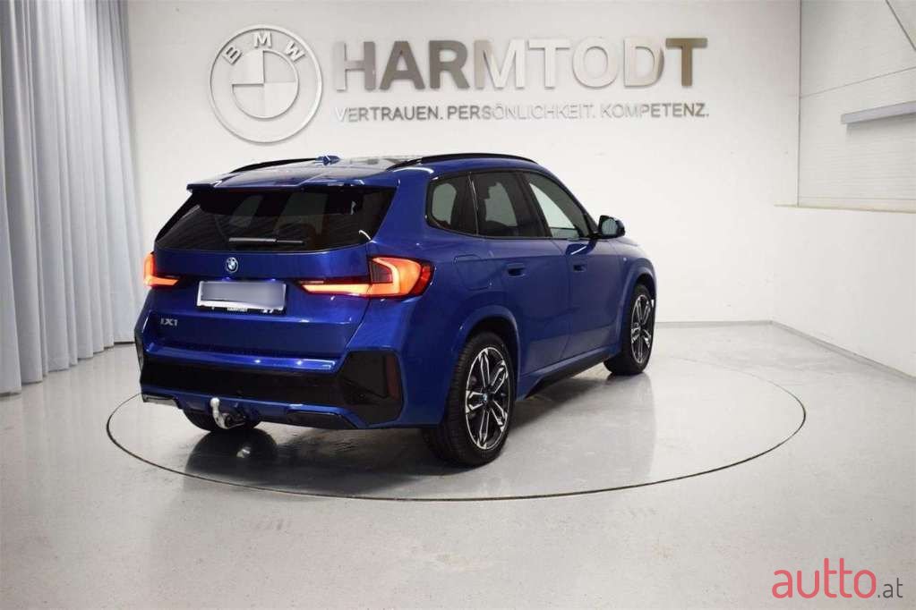 2023' BMW iX1 photo #3