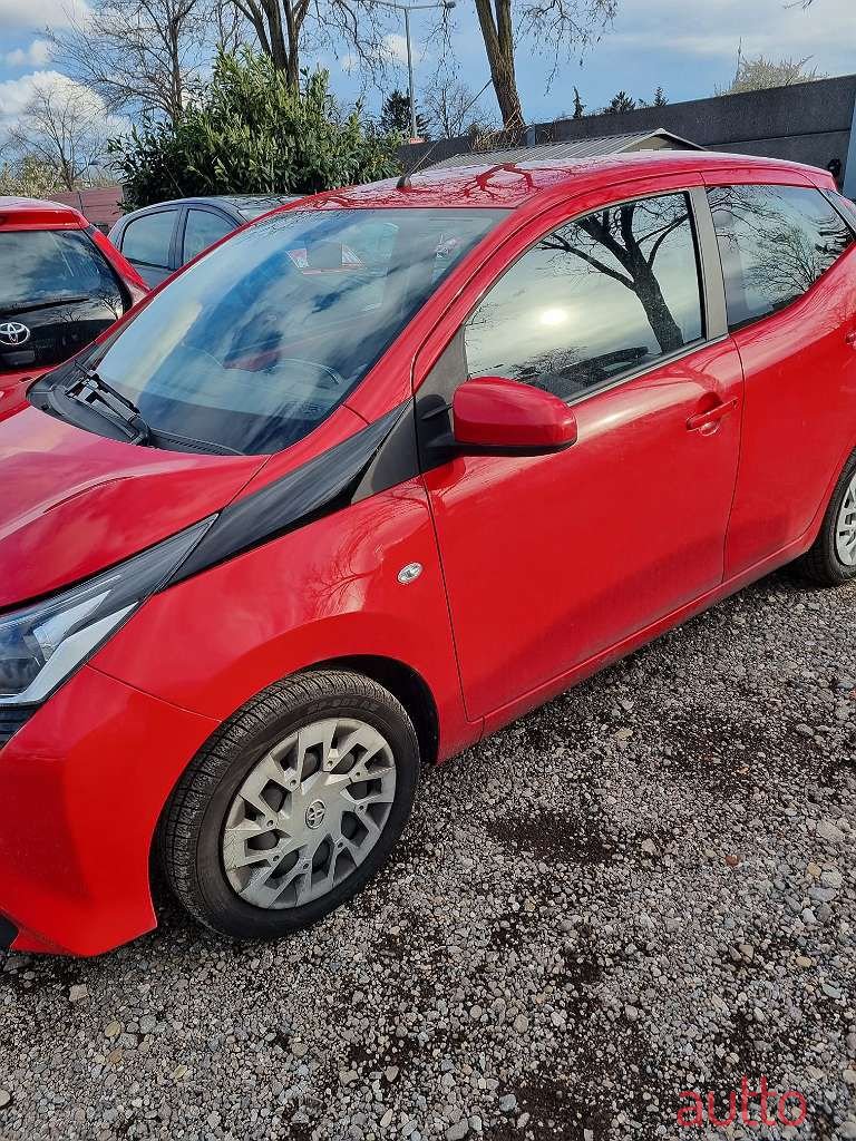 2022' Toyota Aygo photo #1