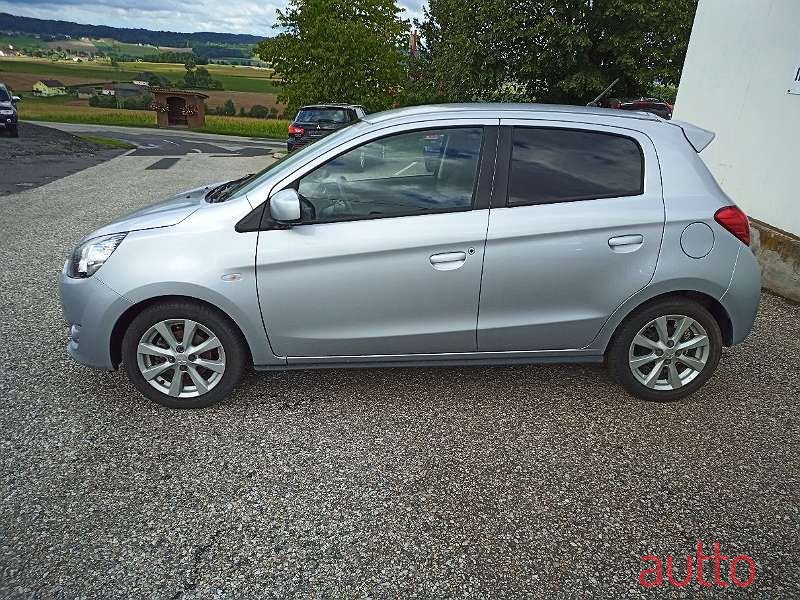 2017' Mitsubishi Space Star photo #2