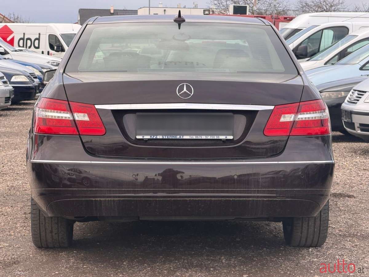 2011' Mercedes-Benz E-Klasse photo #5