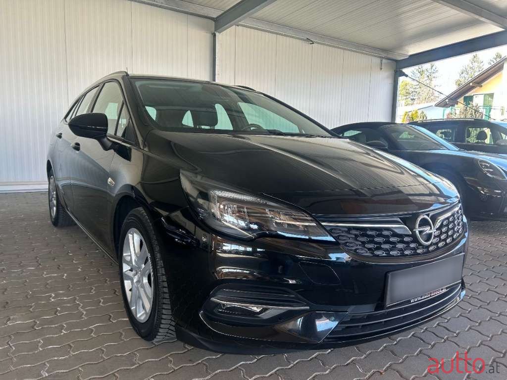 2022' Opel Astra photo #1