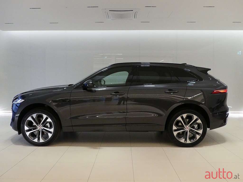2022' Jaguar F-Pace photo #6