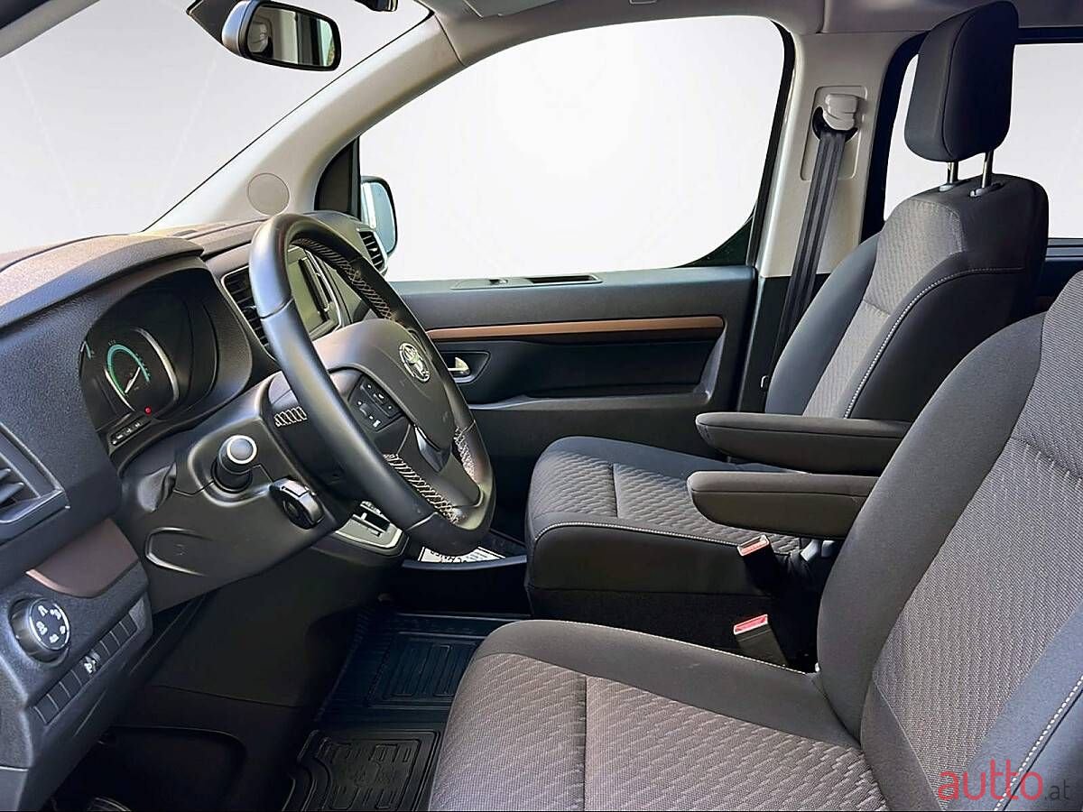 2022' Toyota ProAce photo #6