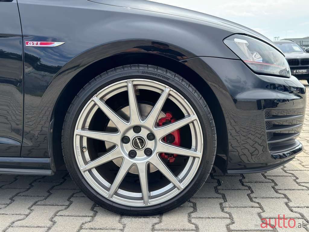 2015' Volkswagen Golf photo #4