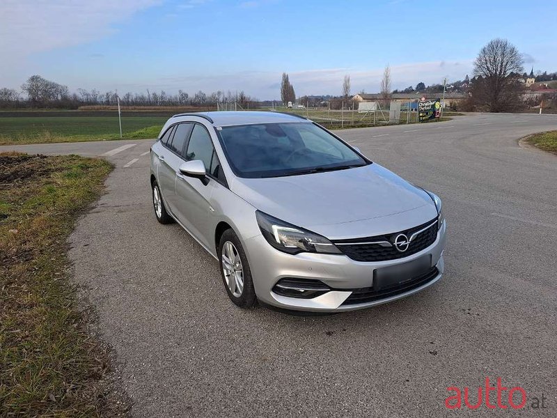 2021' Opel Astra photo #2