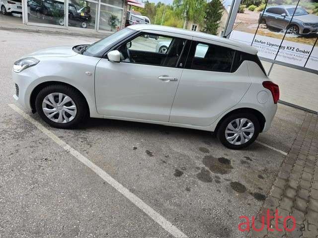2020' Suzuki Swift photo #3