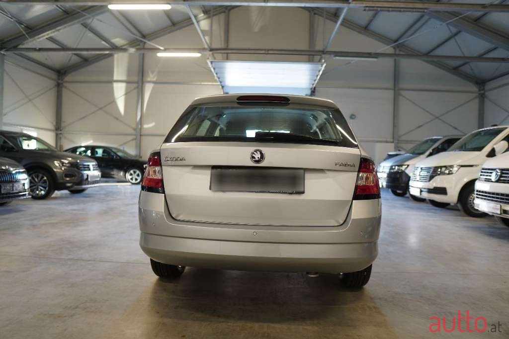 2017' Skoda Fabia photo #6