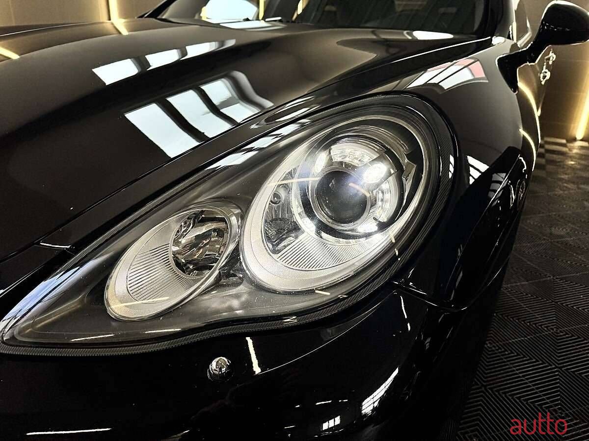2011' Porsche Panamera photo #4