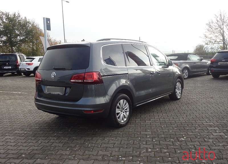 2019' Volkswagen Sharan photo #6