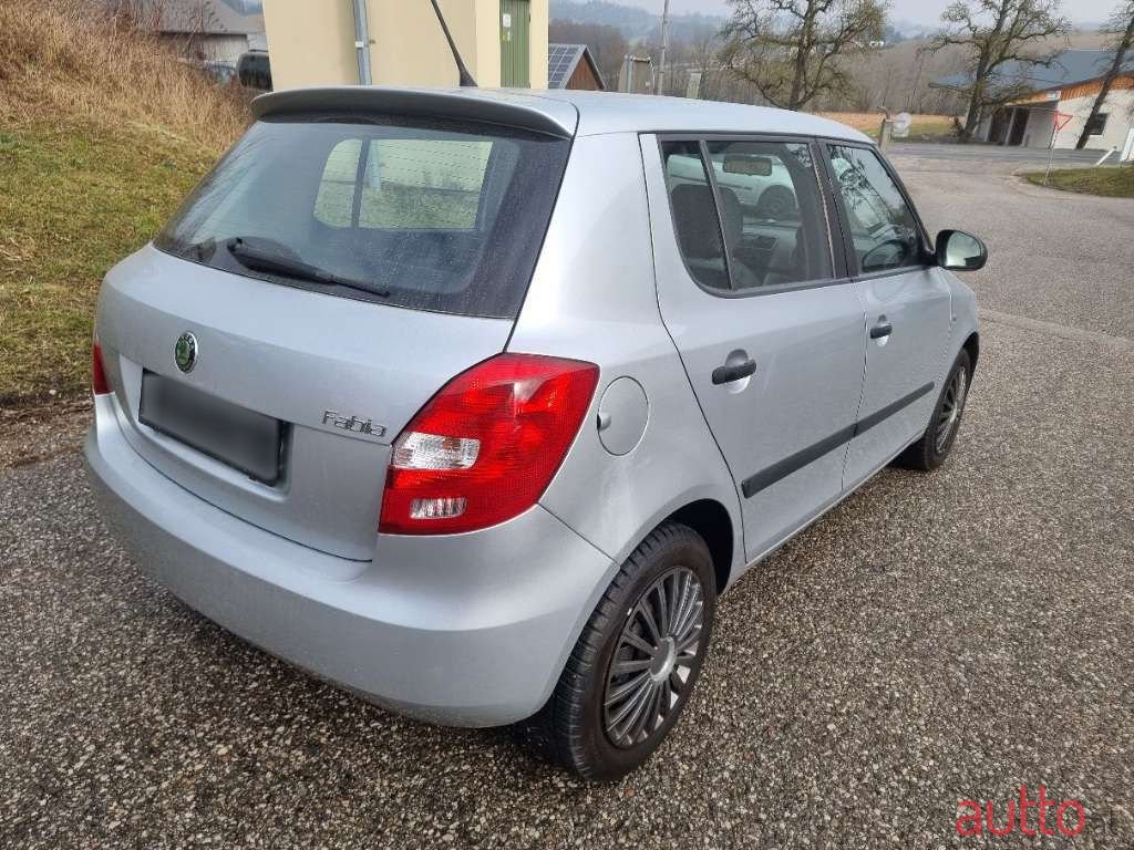 2013' Skoda Fabia photo #4